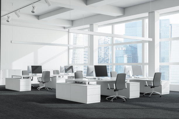 白色开放空间办公室的角落有窗户图片下载