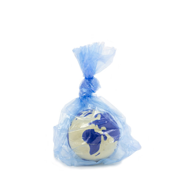 地球仪装在塑料袋里图片下载