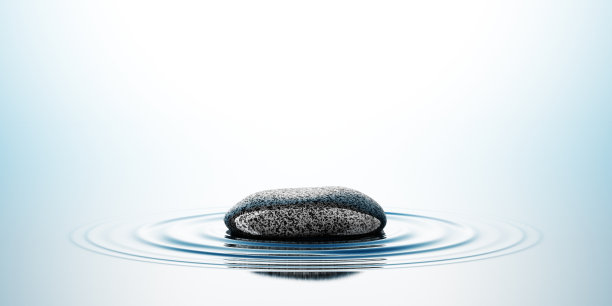 水上的石头图片下载