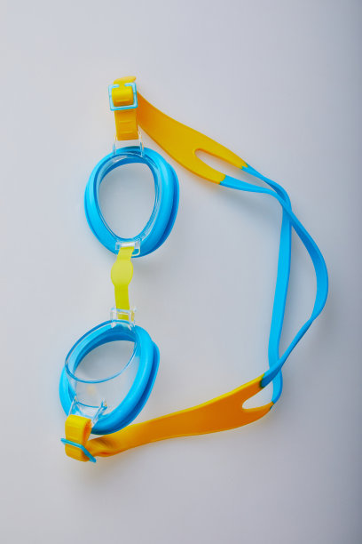 孩子的池护目镜。图片下载