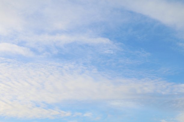 天空，清澈的天空美丽的干净，天空蓝色，天空和云图片下载