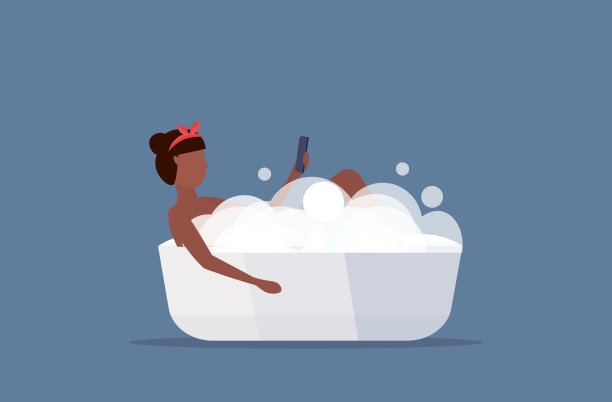 女人躺在浴缸里使用智能手机社交媒体网络通信数字设备成瘾概念非洲裔美国女孩淋浴平全长水平图片下载