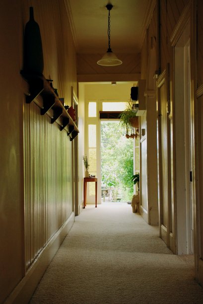 古别式别墅的走廊图片下载