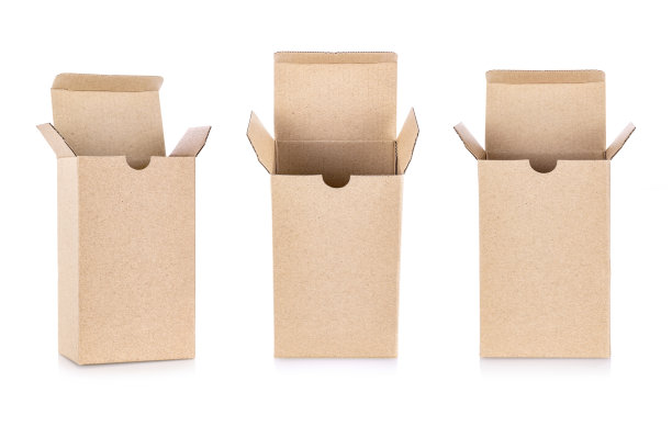 牛皮纸纸盒孤立在白色背景上图片下载