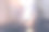 一个手持黑色智能手机的空白桌面屏幕旁边的飞机窗口的模拟图像图片下载