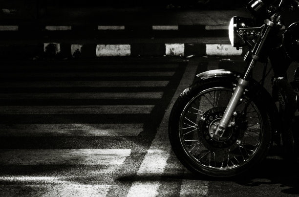 黑色和白色。图片下载