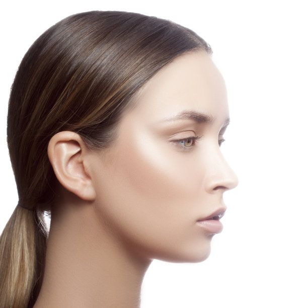 美女模特女孩面部轮廓，工作室大头照，完美的皮肤图片下载