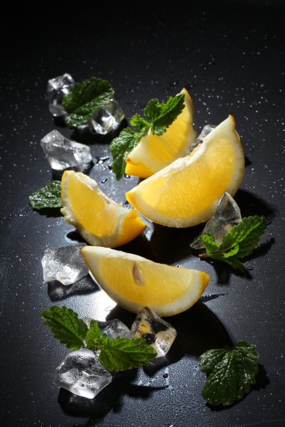 柠檬在黑色图片下载