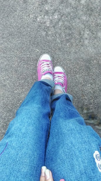 粉红色的运动鞋图片下载