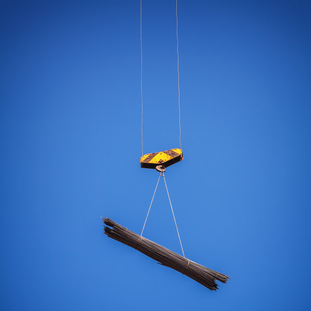 带钢条的特写吊钩图片下载