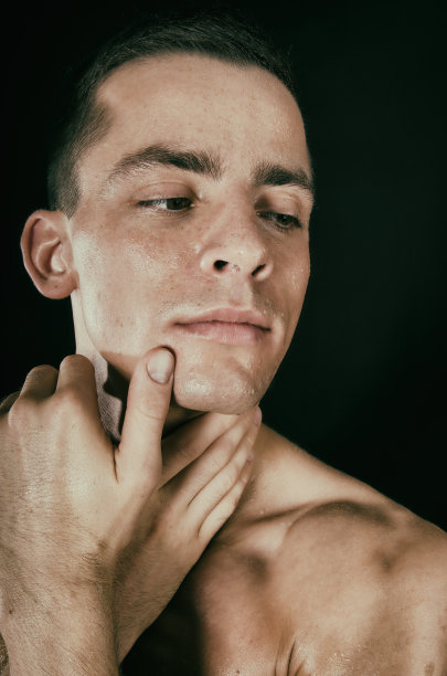 身材健美的帅哥图片下载