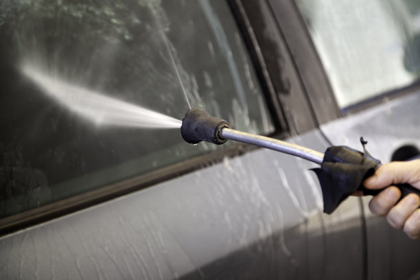 用软管冲洗汽车图片下载