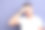 特写照片惊人的他，他，他，中年男子，完美的外表手臂，双手，前额，太阳庙不能忍受可怕的可怕的痛苦，眼睛闭上，穿着休闲的白色t恤孤立的灰色背景图片下载