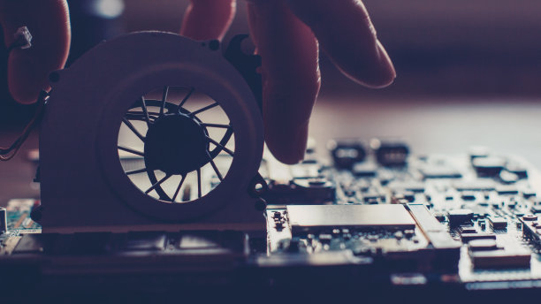 电脑维修拆解冷却系统图片下载