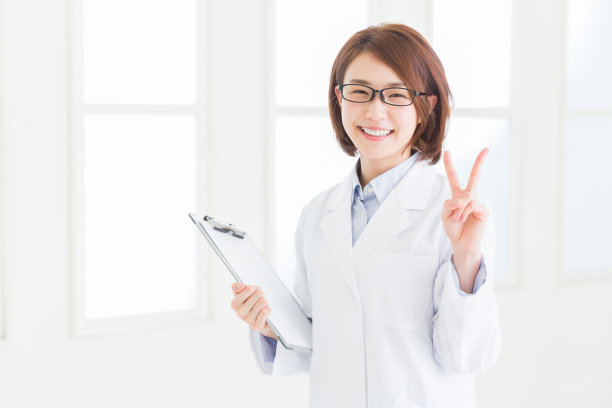 穿白大褂的女人素材图片