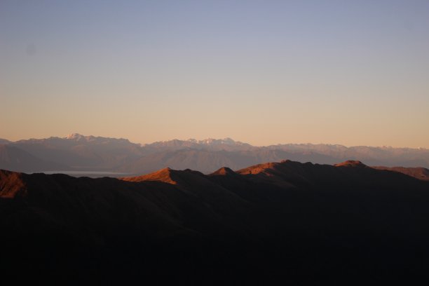 山脊上的日落图片下载