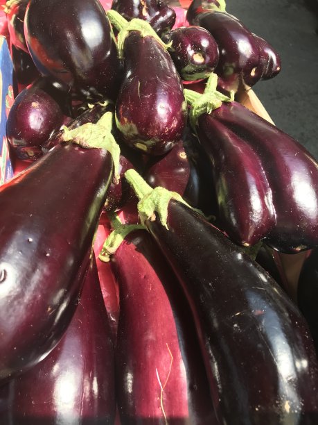 鲜嫩的熟茄子图片下载