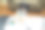 幸福白种人孩子在客厅玩蜡笔在康康纸上图片下载