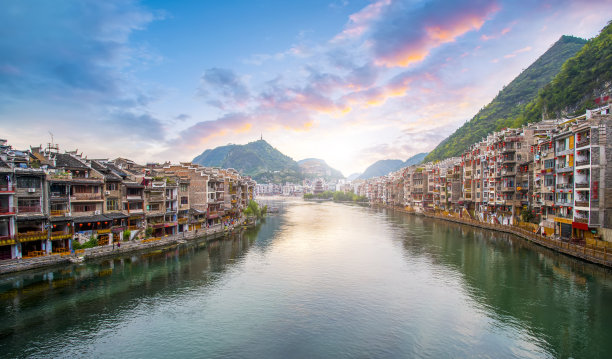 中国贵州省镇远古镇的民居图片下载