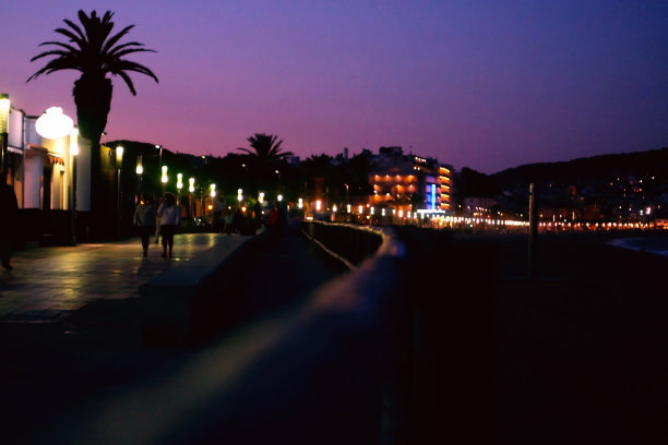 西班牙布拉散步图片下载