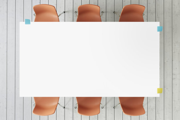 俯视图，一个干净的空白桌面与椅子周围图片下载