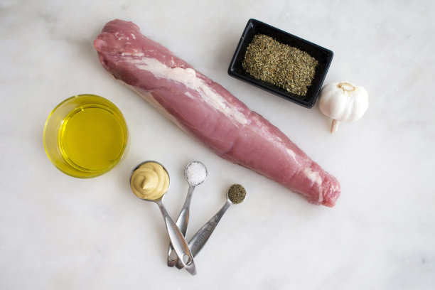 芥末和香草皮猪里脊配料图片下载