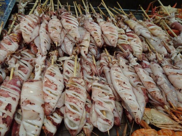 Khao Lak Theiland附近市场的鱿鱼图片下载
