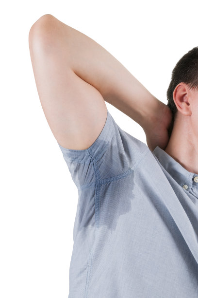 腋窝出汗的男子孤立在白色背景上图片下载