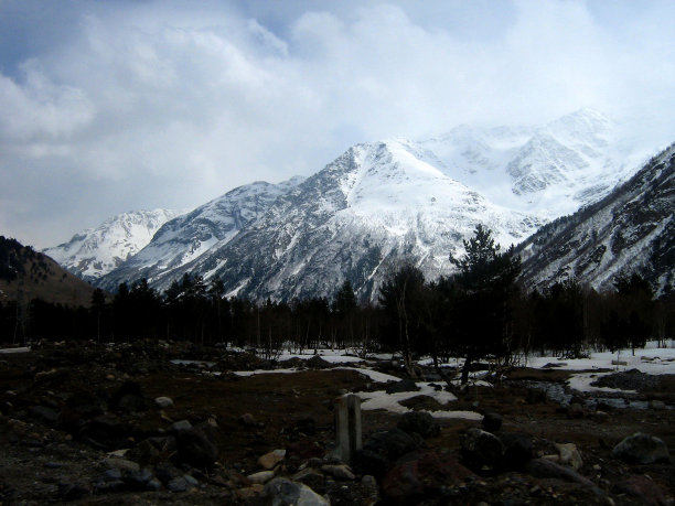 冬季的山谷景色图片下载