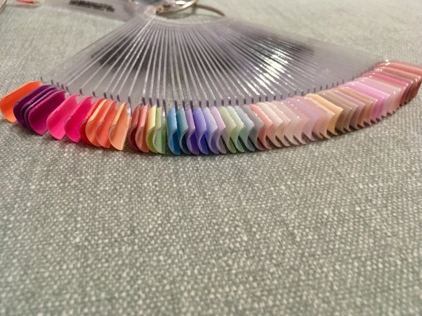 颜色调色板指甲油。一套彩色指甲油图片下载