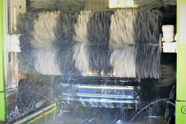 室内的汽车图片下载