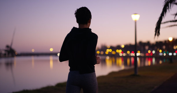 我喜欢在一切都很安静的时候跑步图片下载