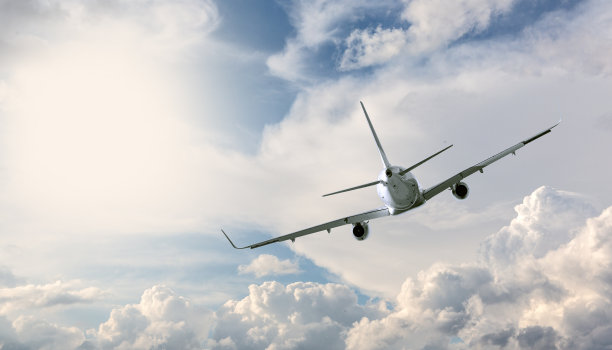 飞机飞走图片下载