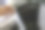 印刷用线钉书页的机器。用线缝书和笔记本的机器。女性在工作中。图片下载