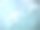 波浪粉碎天空的背景图片下载