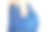 穿着牛仔裤，修了蓝色指甲的年轻女孩。专注于手。图片下载