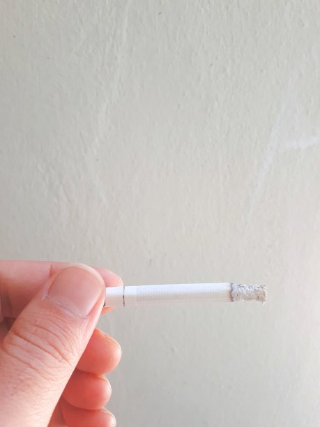 吸烟有害健康。图片下载