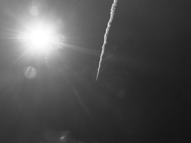 雨火箭图片下载