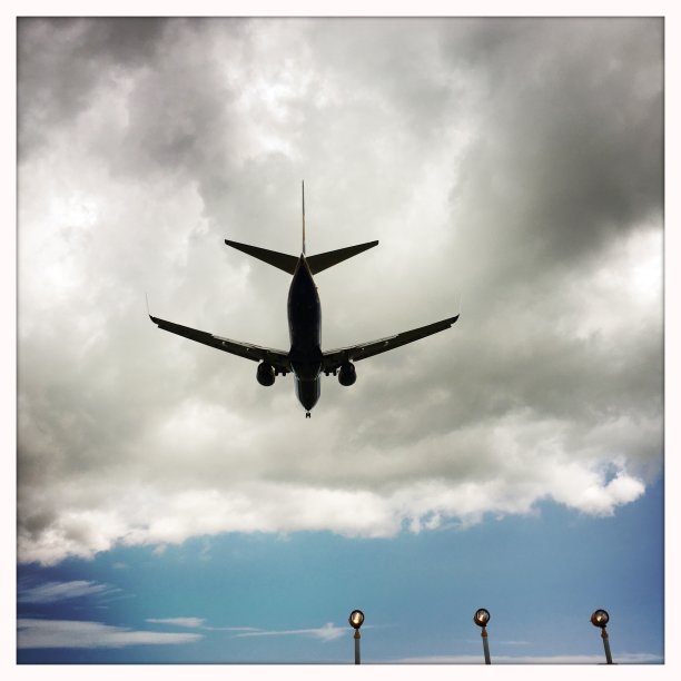 飞机着陆图片下载