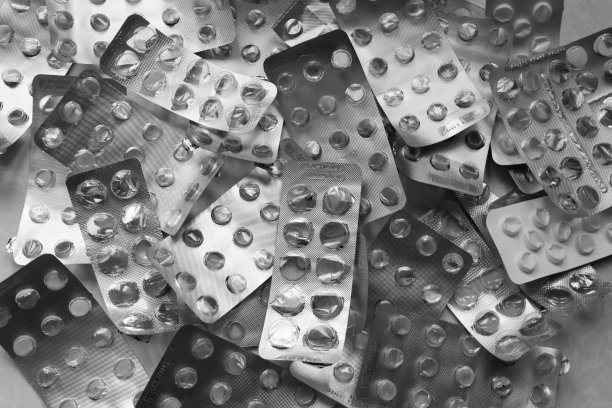 许多药丸空包装图片下载