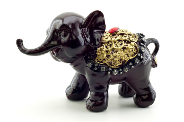 孤立在白色背景上的青铜大象雕像图片下载