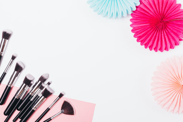 一套专业化妆刷图片下载