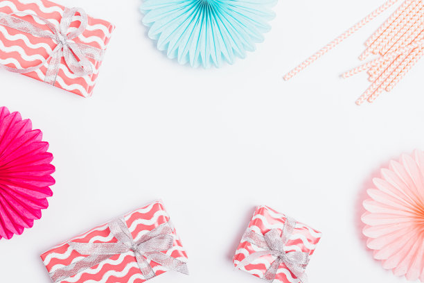 节日平面lay框架的礼品盒图片下载