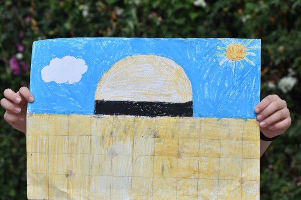 女孩的手绘插画图片下载