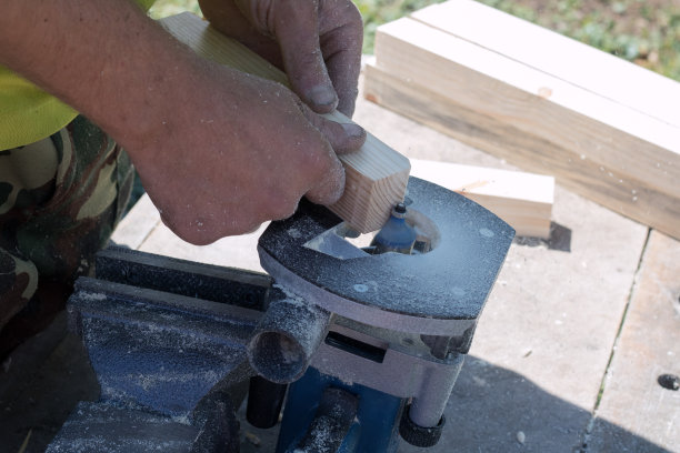 木材加工采用铣床，工艺品木材加工采用电动工具，图片下载