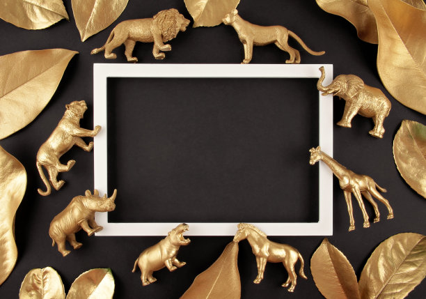 抽象背景与金色的热带树叶和异国情调的动物图片下载