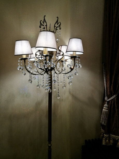 在沉默中图片下载