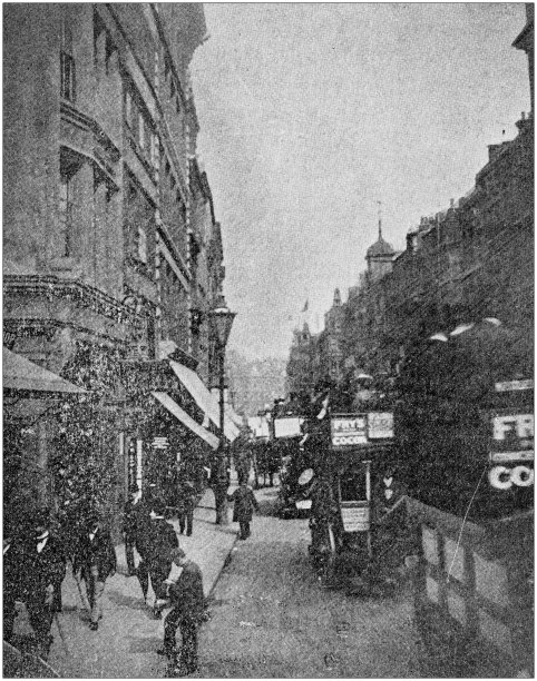 古色古香的黑白照片环游世界:伦敦的街景图片下载