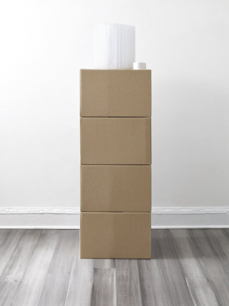 纸板箱和气泡膜图片下载