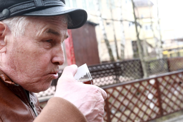 人喝茶图片下载